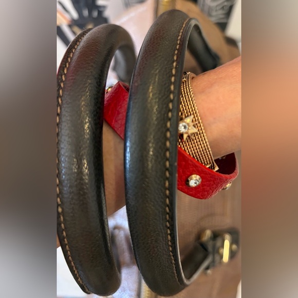 HENRI BENDEL 3/fer Emboss Leather Satchel “LADY WALKING DOG” & NWT Large Key Fob - Picture 16 of 16